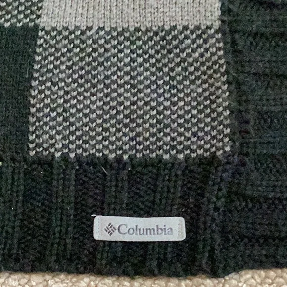 Columbia women’s grey and black plaid knit pattern poncho. Size OS - Picture 3 of 8